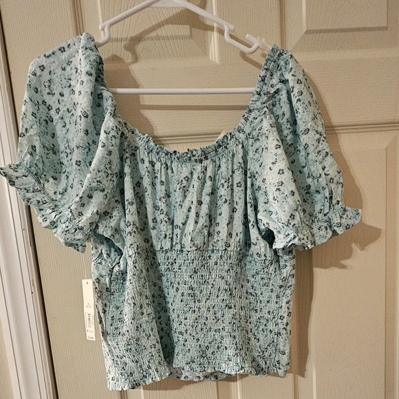 Top - Picture 2 of 4